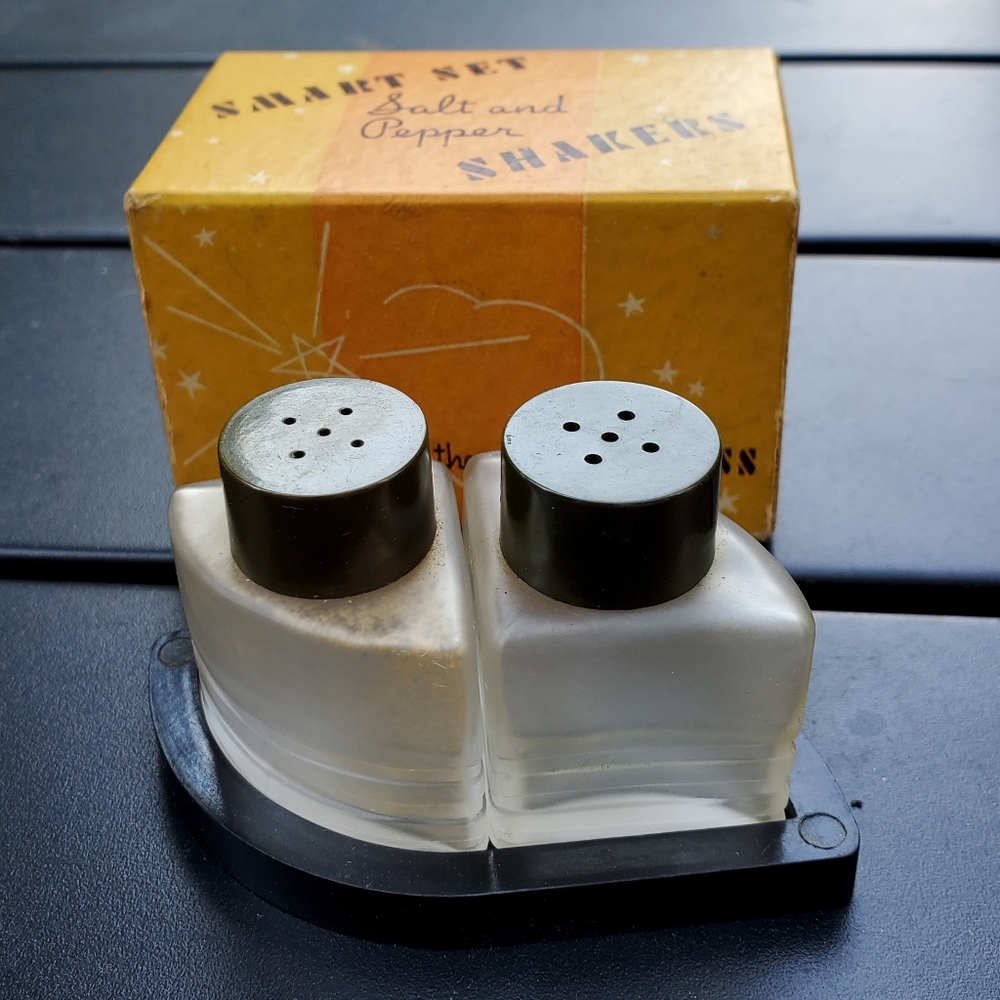 Vintage Art Deco Salt And Pepper Shakers Original Box for the Perfect Hostess